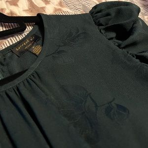 Gorgeous forest green Current Air jumper small